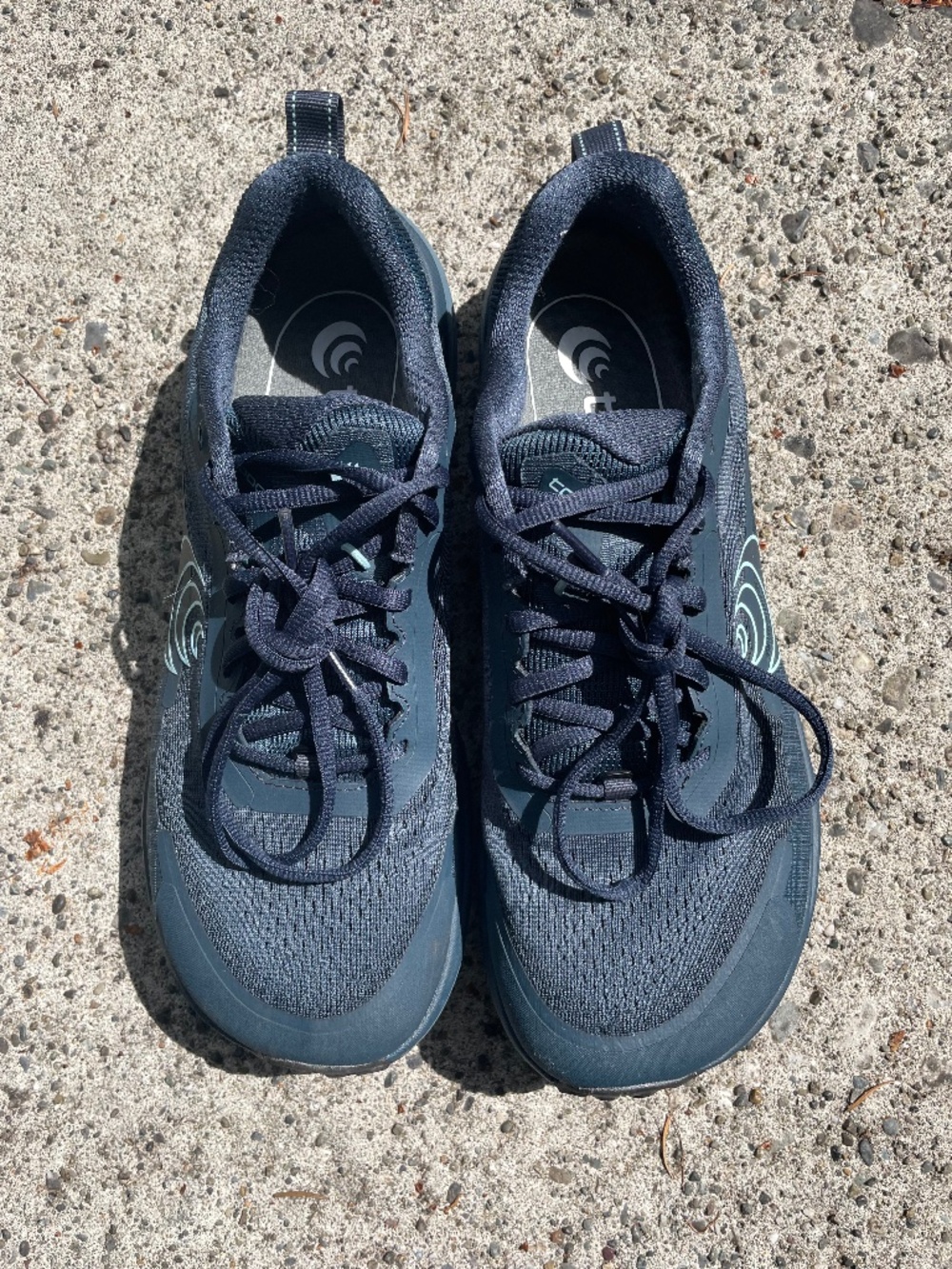Women’s 10.5 Topo Athletic Terraventure 5 Trail Running Shoes Blue